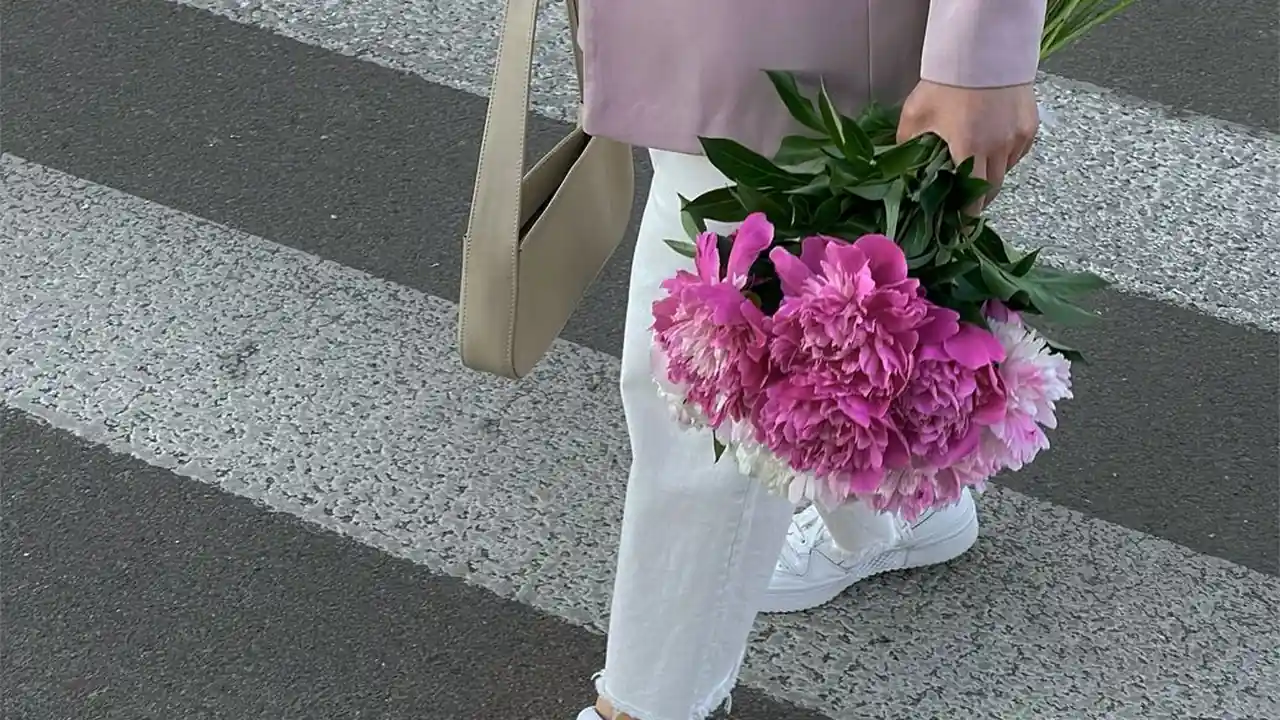 色中色域名经常变更是怎么回事？